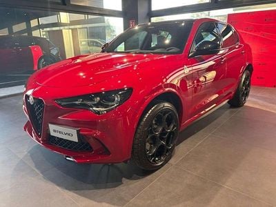 Nuova Alfa Romeo Stelvio Quadrifoglio 519 CV (381 kW) 2025 Rosso alfa SUV