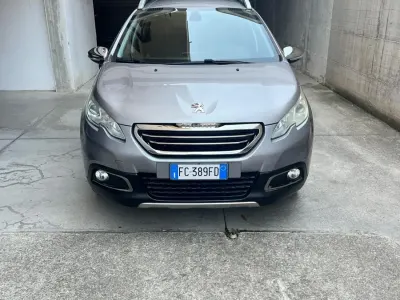 Usata Peugeot 2008 Allure 99 CV (72 kW) 2016 Argento SUV