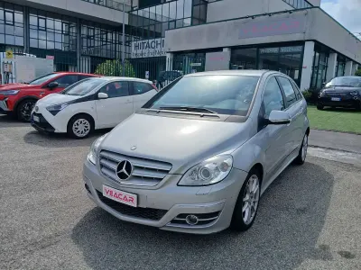 Usata Mercedes B200 Executive 140 CV (102 kW) 2011 Argento Utilitaria