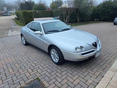 Usata Alfa Romeo GTV 201 CV (147 kW) 1996 Grigio Coupé
