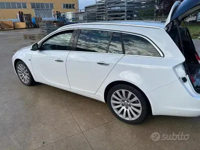 Usata Opel Insignia 160 CV (117 kW) 2010 Bianco Station wagon