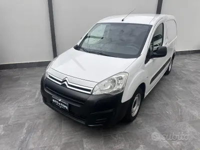 Usata Citroën Berlingo Feel 99 CV (72 kW) 2017 Bianco Monovolume