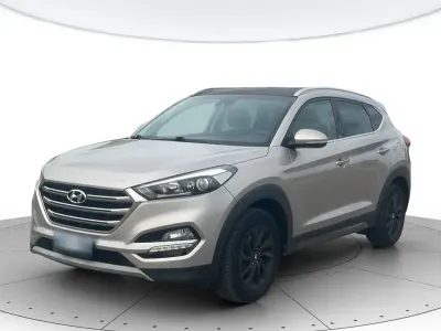 Usata Hyundai Tucson Xpossible 116 CV (85 kW) 2016 Oro SUV
