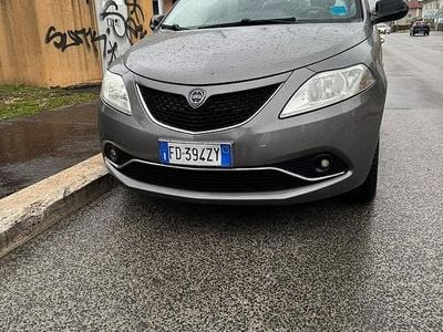 Usata Lancia Ypsilon 80 CV (58 kW) 2016 Grigio Utilitaria