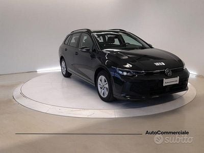 Nuova VW Golf VIII Life 116 CV (85 kW) 2025 Grigio scuro Station wagon