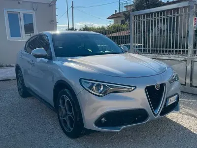 Second-hand Alfa Romeo Stelvio Business 190 CP (139 kW) 2022 Gri SUV