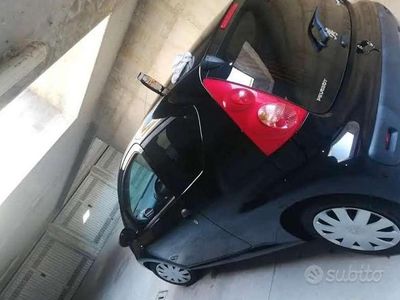 Usata Peugeot 107 Access 68 CV (50 kW) 2010 Utilitaria