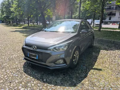 Usata Hyundai i20 73 CV (53 kW) 2020 Grigio Utilitaria