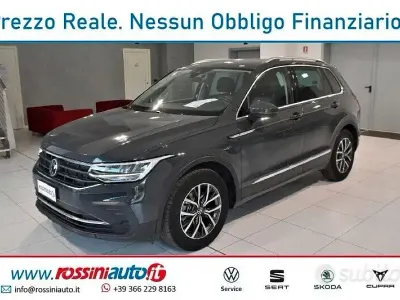 Usata VW Tiguan Life 131 CV (96 kW) 2022 Grigio SUV