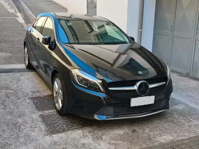 Usata Mercedes A180 109 CV (80 kW) 2018 Nero Berlina