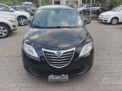 Usata Lancia Ypsilon Gold 95 CV (69 kW) 2013 Blu Utilitaria