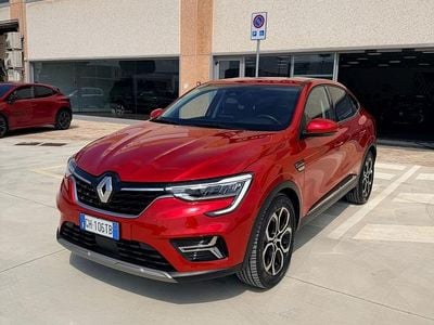 Begagnad Renault Arkana 145 HK (106 kW) 2022 Röd SUV