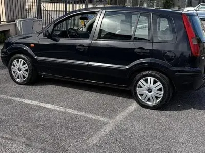 Usata Ford Fusion 68 CV (50 kW) 2004 Nero Utilitaria
