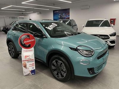 Uusi Fiat 600 Comfort 136 HP (100 kW) 2025 Sininen Katumaasturi