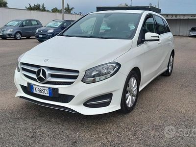 Usata Mercedes B180 Premium 180 CV (132 kW) 2016 Bianco Monovolume