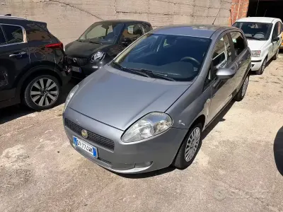 Usata Fiat Grande Punto Dynamic 77 CV (56 kW) 2009 Grigio Utilitaria