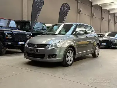 Usata Suzuki Swift GL 92 CV (67 kW) 2009 Grigio metallizzato Utilitaria