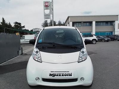 Usata Peugeot iON Active 49 kW (67 CV) 2018 Bianco Utilitaria