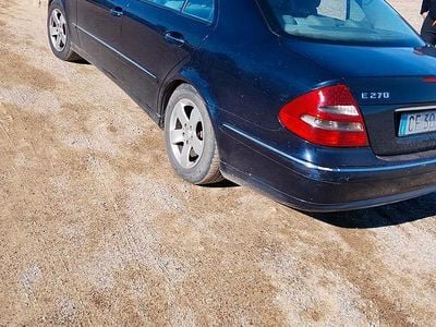 Usata Mercedes E270 177 CV (130 kW) 2002 Blu Berlina