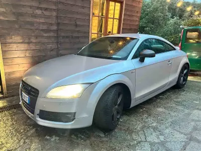 Begagnad Audi TT S-Line 211 HK (155 kW) 2010 Grå Sportkupé