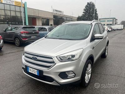 Begagnad Ford Kuga ST-Line 120 HK (88 kW) 2017 Grå SUV