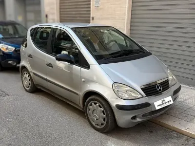 Begagnad Mercedes A170 Avantgarde 95 HK (69 kW) 2002 Grå Halvkombi