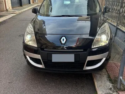 Usata Renault Scénic XMOD 160 CV (117 kW) 2011 Nero Monovolume
