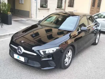 Usata Mercedes A180 Business 116 CV (85 kW) 2019 Nero Berlina