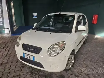 Usata Kia Picanto City 62 CV (45 kW) 2010 Bianco Utilitaria