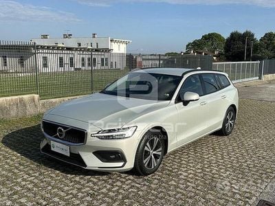 Usata Volvo V60 Business Edition 150 CV (110 kW) 2020 Grigio Station wagon