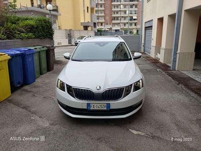 Usata Skoda Octavia G-TEC Ambition 131 CV (96 kW) 2019 Bianco Station wagon
