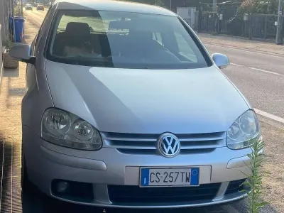 Begagnad VW Golf IV Sportline 140 HK (102 kW) 2005 Silver Sedan