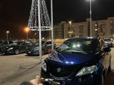 Usata Lancia Ypsilon Silver 69 CV (50 kW) 2016 Blu Utilitaria