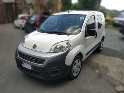 Begagnad Fiat Fiorino 95 HK (69 kW) 2020 Vit Minibuss
