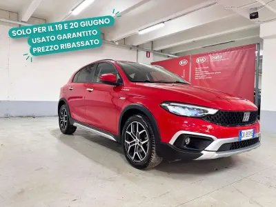 Usata Fiat Tipo Cross 95 CV (69 kW) 2022 Rosso Berlina