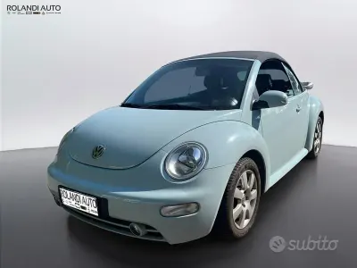 Usata VW New Beetle 102 CV (75 kW) 2003 Blu Utilitaria