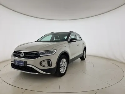 Usata VW T-Roc Life 150 CV (110 kW) 2023 Ascot grey SUV