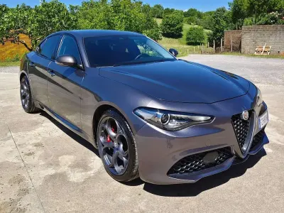 Usata Alfa Romeo Giulia Tech Edition 190 CV (139 kW) 2019 Grigio Berlina