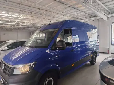 Usata VW Crafter 140 CV (102 kW) 2021 Deep ocean blue Furgone