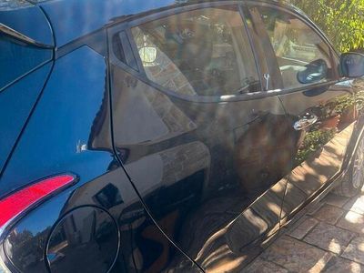 Usata Lancia Ypsilon 95 CV (69 kW) 2013 Nero Utilitaria