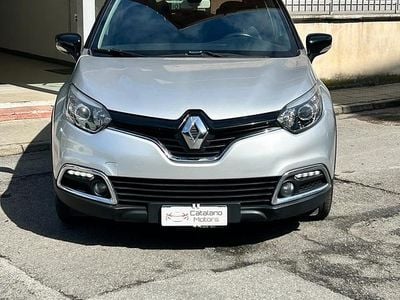 Usata Renault Captur 90 CV (66 kW) 2014 Argento SUV