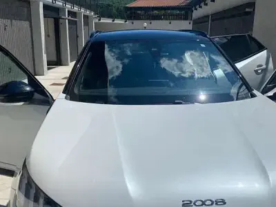 Usata Peugeot 2008 GT 131 CV (96 kW) 2021 Bianco SUV