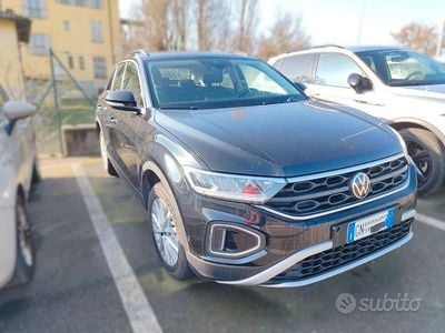 Usata VW T-Roc Life 115 CV (84 kW) 2023 Nero SUV