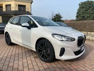 Usata BMW 218 Active Tourer Luxury Line 136 CV (100 kW) 2024 Bianco Monovolume