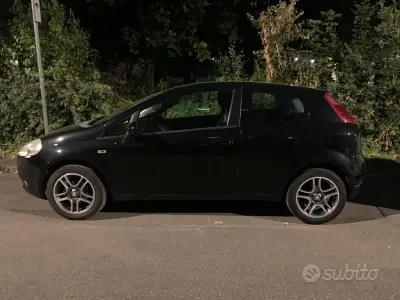 Usata Fiat Punto 75 CV (55 kW) 2010 Nero Utilitaria