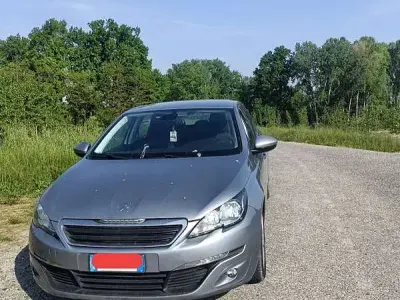 Usata Peugeot 308 SW Active 120 CV (88 kW) 2017 Station wagon