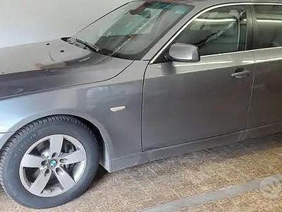 Usata BMW 523 190 CV (139 kW) 2007 Grigio Station wagon