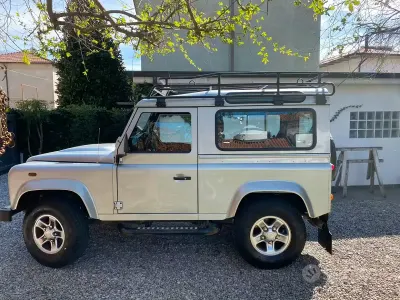 Usata Land Rover Defender 68 CV (50 kW) 2010 Station wagon