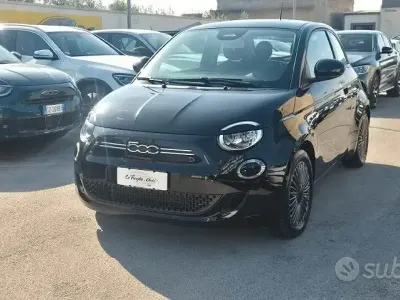Second-hand Fiat 500e Icon 42 kW (58 CP) 2021 Negru Berlinǎ