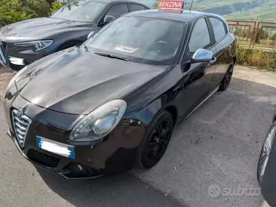 Occasion Alfa Romeo Giulietta Exclusive 170 ch (125 kW) 2012 Noir Citadine